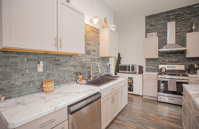 8400 E 1320 Road, Stockton, MO 65785