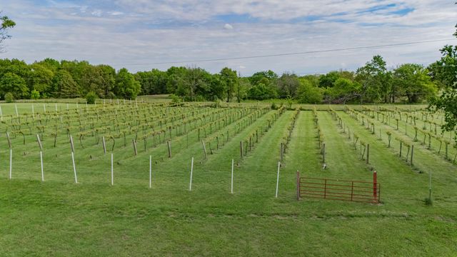 8400 E 1320 Road, Stockton, MO 65785