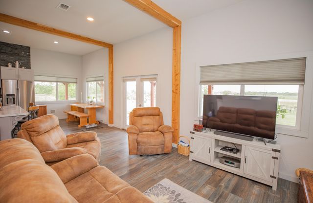 8400 E 1320 Road, Stockton, MO 65785