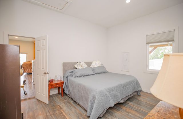 8400 E 1320 Road, Stockton, MO 65785