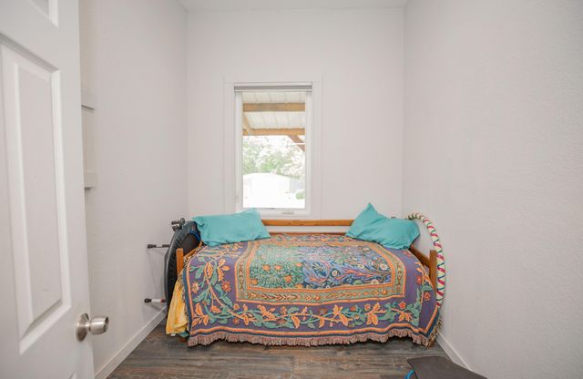 8400 E 1320 Road, Stockton, MO 65785