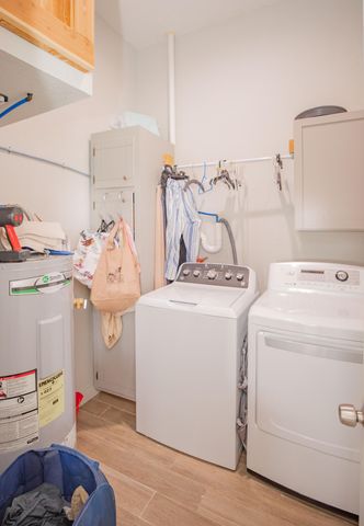 8400 E 1320 Road, Stockton, MO 65785