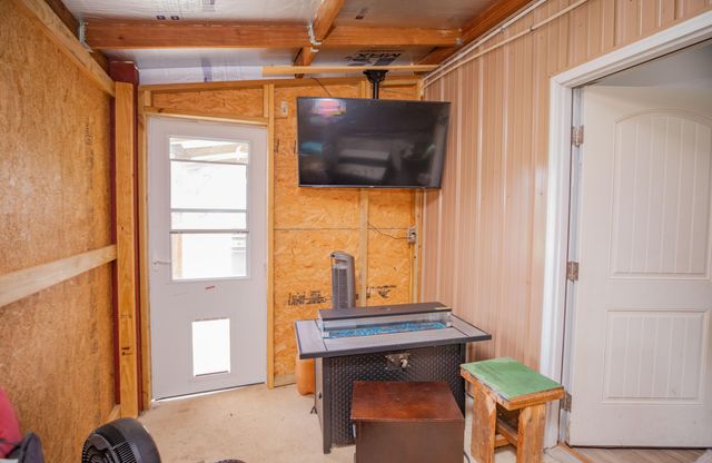 8400 E 1320 Road, Stockton, MO 65785