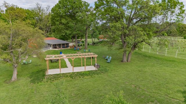 8400 E 1320 Road, Stockton, MO 65785