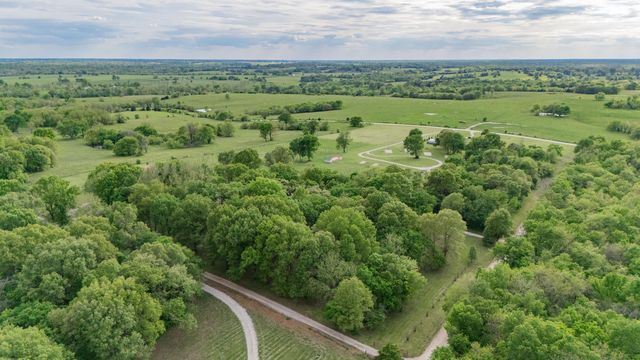 8400 E 1320 Road, Stockton, MO 65785