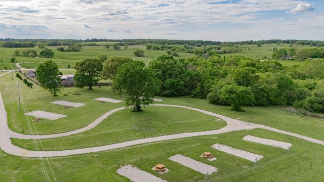 8400 E 1320 Road, Stockton, MO 65785