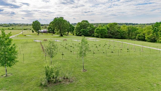 8400 E 1320 Road, Stockton, MO 65785