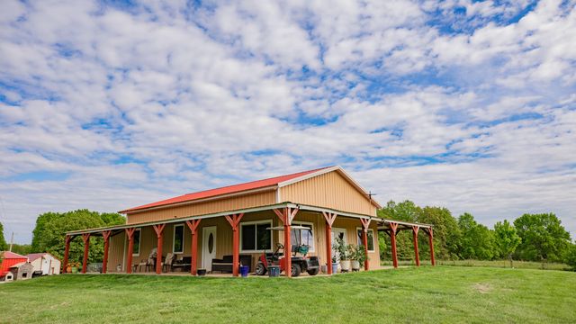 8400 E 1320 Road, Stockton, MO 65785
