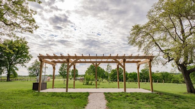 8400 E 1320 Road, Stockton, MO 65785