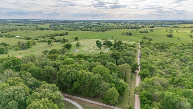 8400 E 1320 Road, Stockton, MO 65785