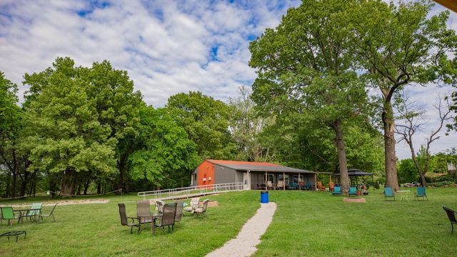 8400 E 1320 Road, Stockton, MO 65785