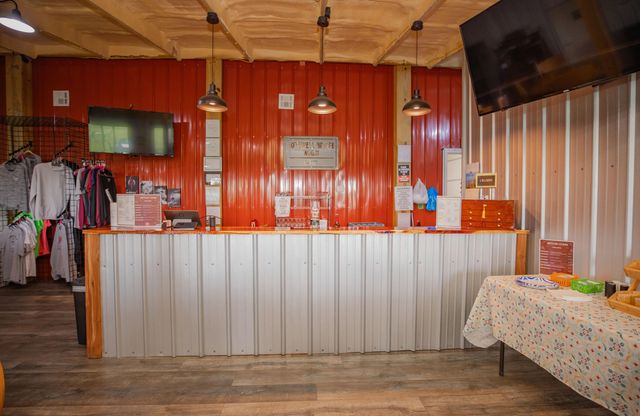 8400 E 1320 Road, Stockton, MO 65785