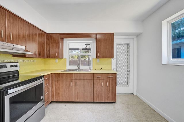 3816 W Park Rd, Hollywood, FL 33021