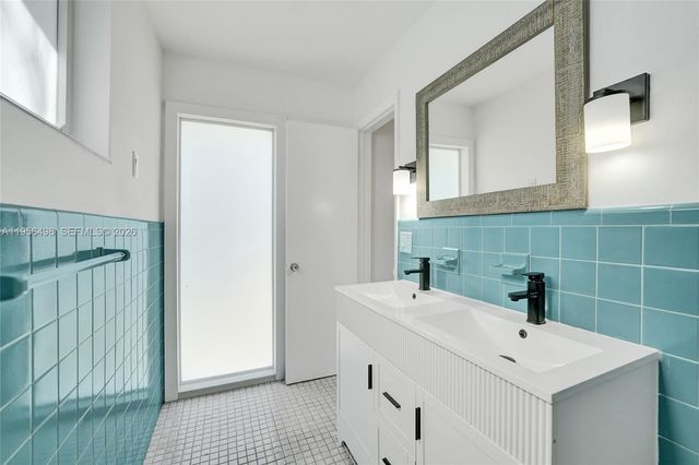 3816 W Park Rd, Hollywood, FL 33021