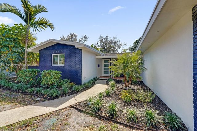 3816 W Park Rd, Hollywood, FL 33021