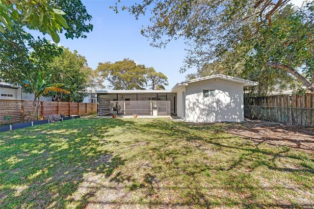 3816 W Park Rd, Hollywood, FL 33021