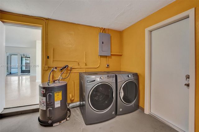 3816 W Park Rd, Hollywood, FL 33021