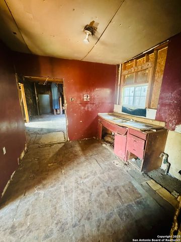 822 glenn, San Antonio, TX 78225