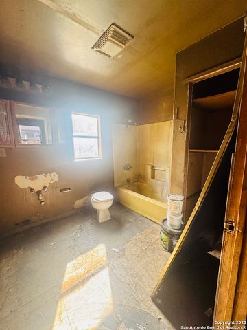 822 glenn, San Antonio, TX 78225