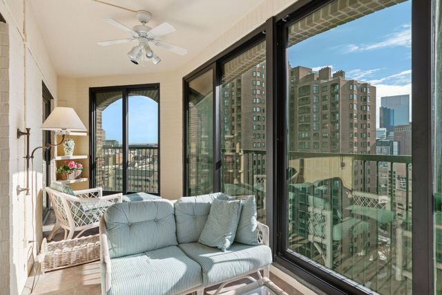 1235 Yale Place 1505, Minneapolis, MN 55403