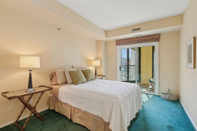 1235 Yale Place 1505, Minneapolis, MN 55403