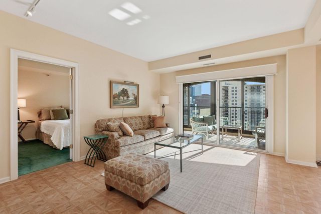 1235 Yale Place 1505, Minneapolis, MN 55403