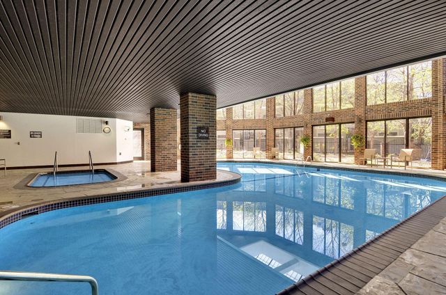 1235 Yale Place 1505, Minneapolis, MN 55403