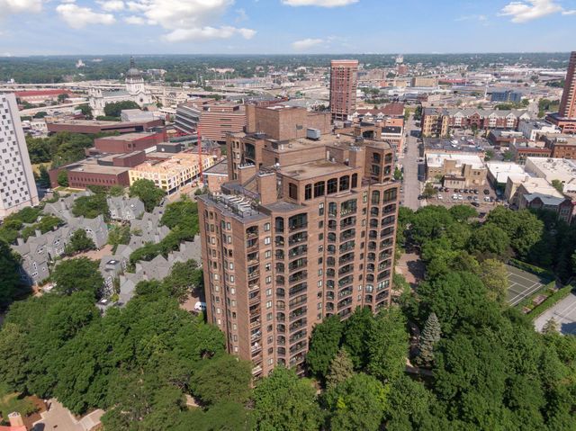 1235 Yale Place 1505, Minneapolis, MN 55403