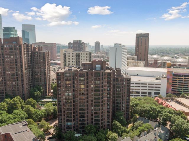 1235 Yale Place 1505, Minneapolis, MN 55403