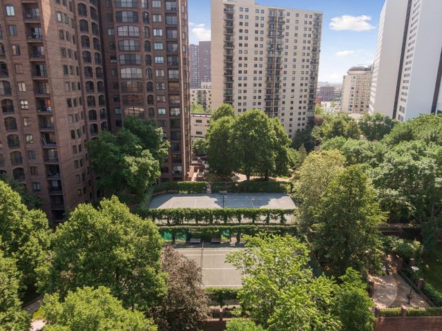 1235 Yale Place 1505, Minneapolis, MN 55403