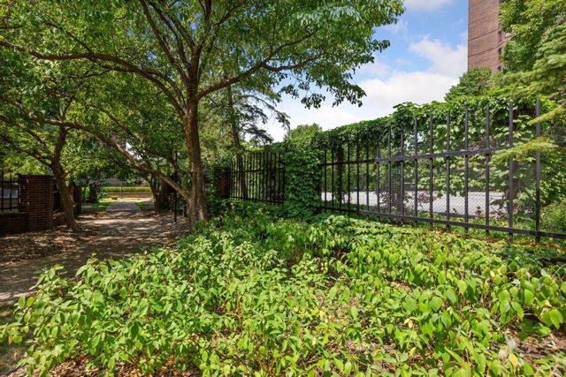 1235 Yale Place 1505, Minneapolis, MN 55403