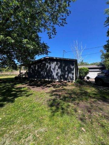 351 Center Street, Algonac, MI 48001