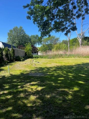 351 Center Street, Algonac, MI 48001