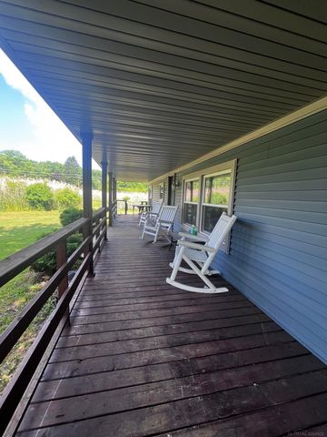 351 Center Street, Algonac, MI 48001
