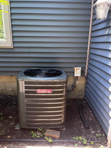 351 Center Street, Algonac, MI 48001