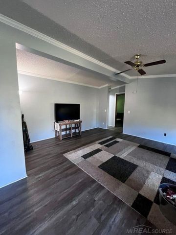 351 Center Street, Algonac, MI 48001
