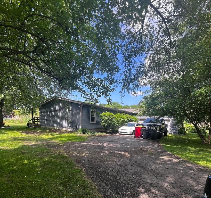 351 Center Street, Algonac, MI 48001