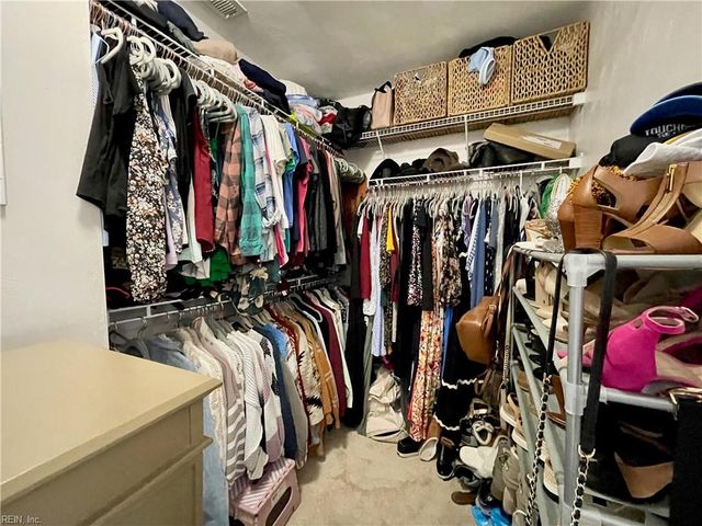 1805 Mizzen LN, Virginia Beach, VA 23454