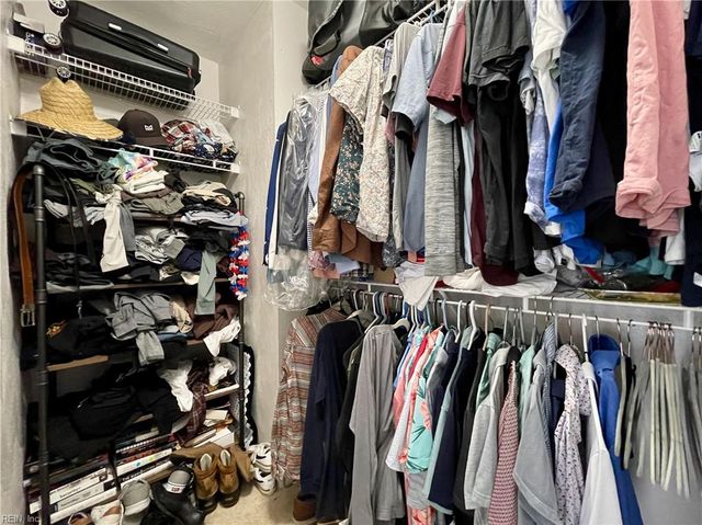 1805 Mizzen LN, Virginia Beach, VA 23454