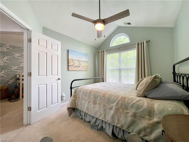 1805 Mizzen LN, Virginia Beach, VA 23454