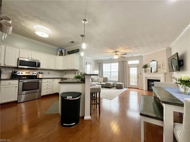 1805 Mizzen LN, Virginia Beach, VA 23454