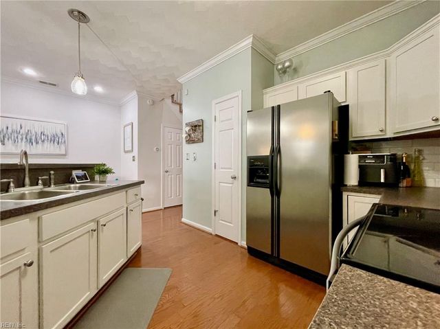 1805 Mizzen LN, Virginia Beach, VA 23454