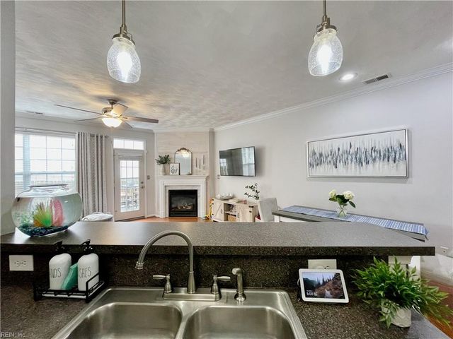 1805 Mizzen LN, Virginia Beach, VA 23454