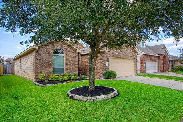 8718 Sunrise Canter Drive, Tomball, TX 77375
