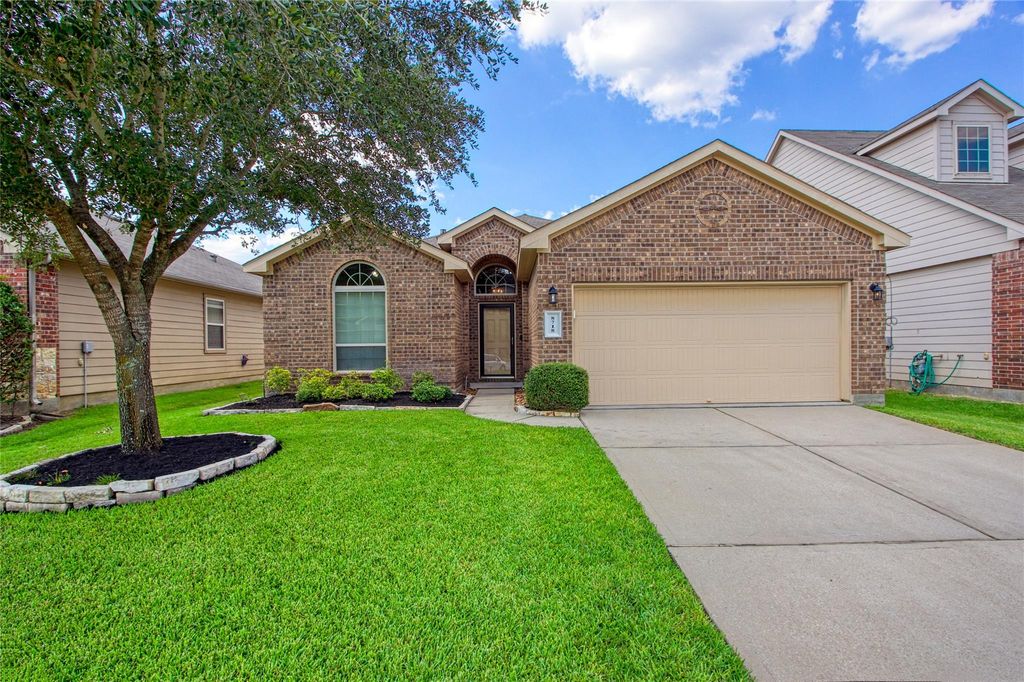 8718 Sunrise Canter Drive, Tomball, TX 77375