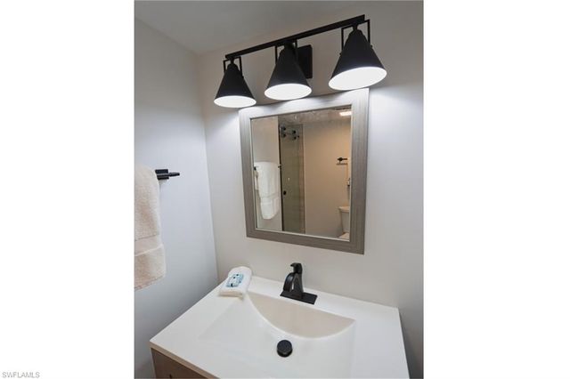 788 Park Shore DR E14, Naples, FL 34103