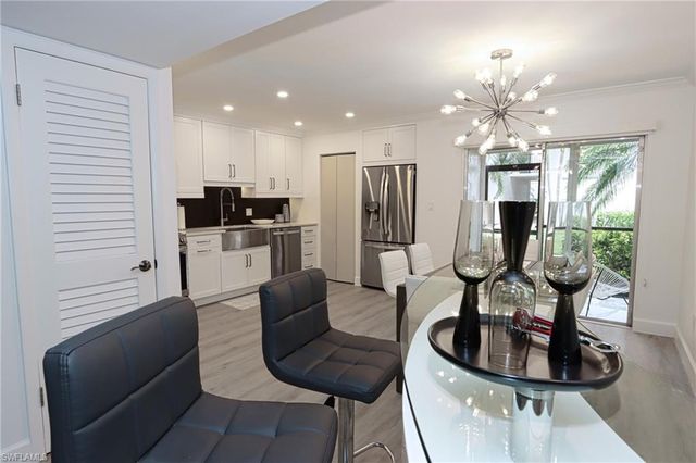788 Park Shore DR E14, Naples, FL 34103