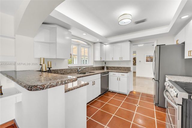 7500 W Treasure Dr, North Bay Village, FL 33141