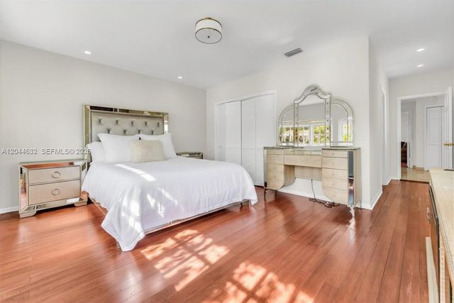 7500 W Treasure Dr, North Bay Village, FL 33141