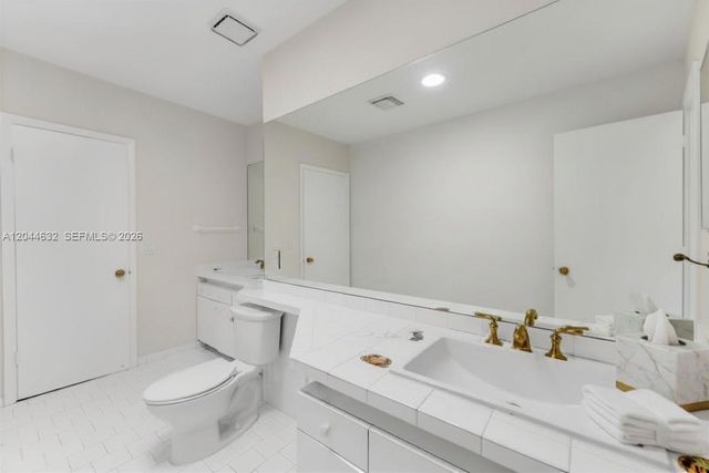 7500 W Treasure Dr, North Bay Village, FL 33141
